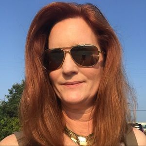 Meet your Posher, Jerra